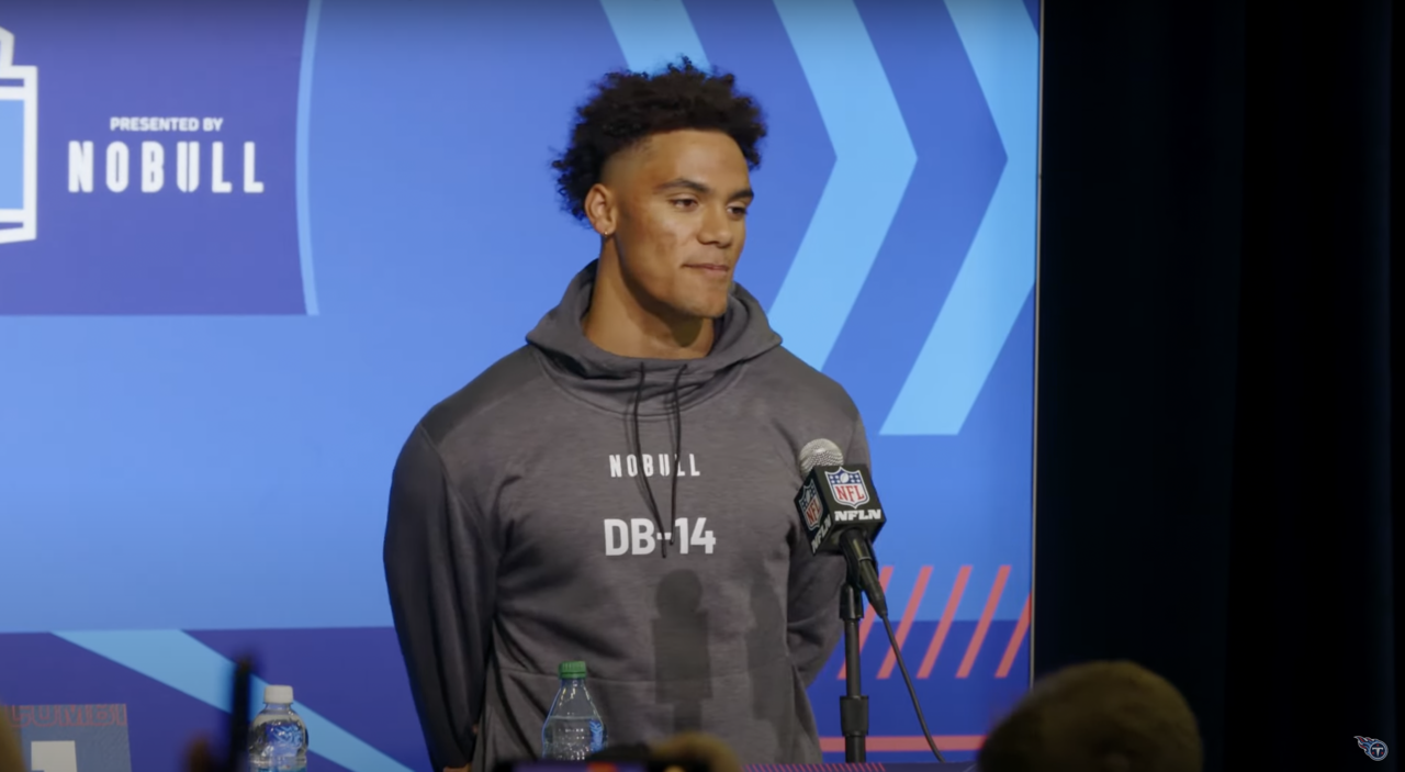 christian-gonzalez-patriots-rumbo-super-bowl