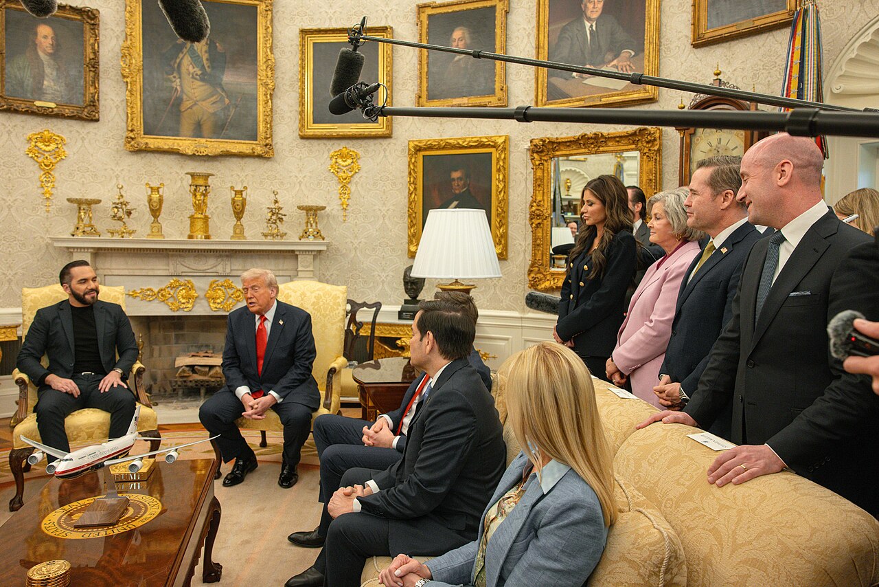 Trump reafirma alianza con Bukele en desayuno en Washington