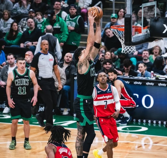 Celtics responden en casa con Tatum y Queta encendidos