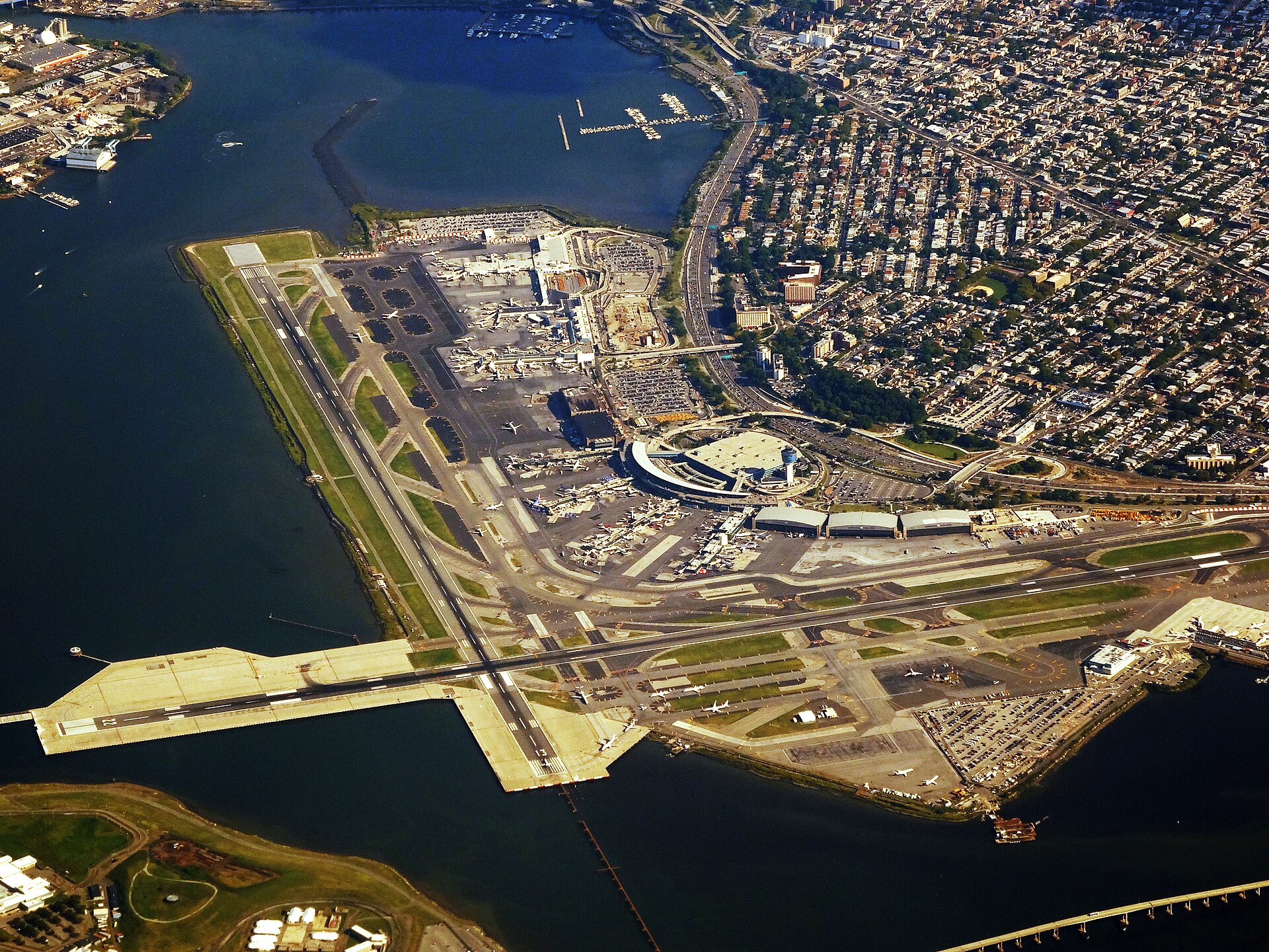 Aeropuerto-LaGuardia-accidente